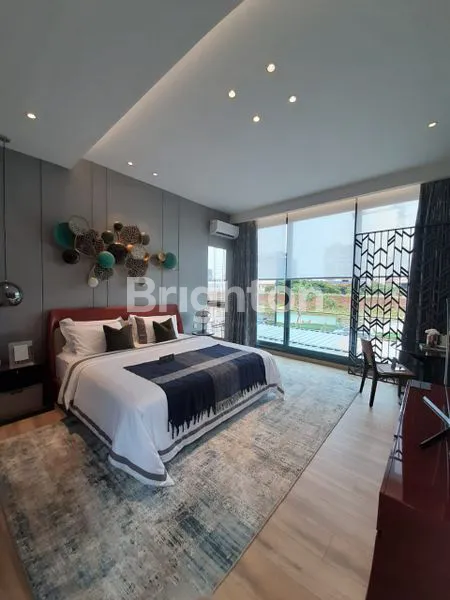 image RUMAH MEWAH PERSEMBAHAN TERBARU LYNDON BSD TANGERANG (6)