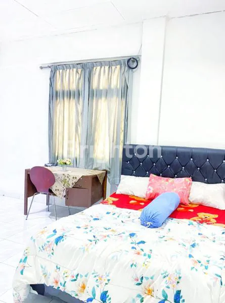 image RUMAH KOST GROGOL 31 KAMAR, SELALU FULL KRN SGT STRATEGIS UTK MAHASISWA DAN KARYAWAN, TEPAT DI TENGAH2 ANTARA, UNTAR DAN TRISAKTI (JALAN KAKI 5MENIT) (8)