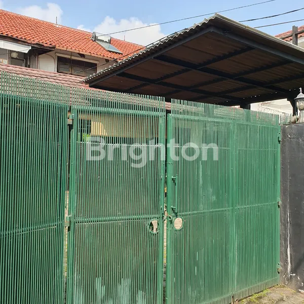 image DIJUAL RUMAH ASRI TERAWAT RAPIH DI JL LEBAK BULUS II CILANDAK JAKARTA SELATAN (1)