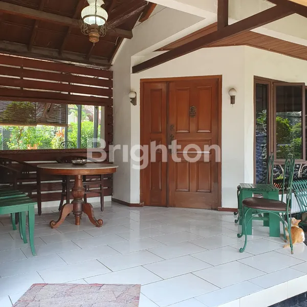image DIJUAL RUMAH ASRI TERAWAT RAPIH DI JL LEBAK BULUS II CILANDAK JAKARTA SELATAN (2)