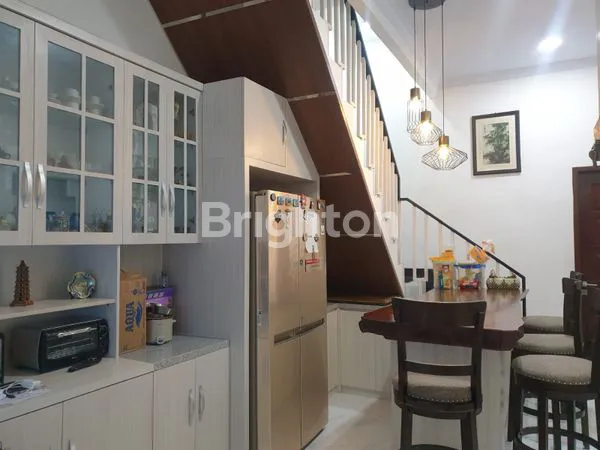 image RUMAH MEWAH DIKAWASAN ELITE JAKARTA (2)
