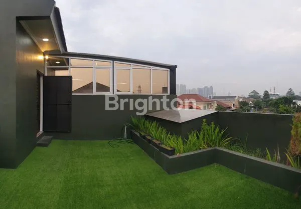 image RUMAH MEWAH DIKAWASAN ELITE JAKARTA (8)