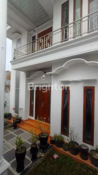 DIJUAL RUMAH MEWAH 2 LANTAI ,TENGAH KOTA LENGKAP DENGAN PERABOTAN