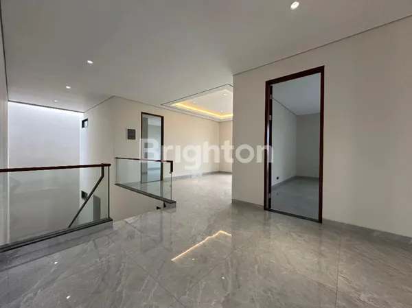 image RUMAH MODERN MINIMALIS SPLIT LEVEL DI PAKUWWON INDAH DEKAT PAKUWON MALL, GRAHA DAN CITRALAND (5)