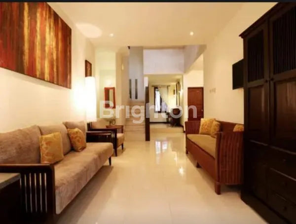 image DIJUAL/SEWA RUMAH 2 LANTAI FURNISH DI PERUMAHAN ELIT (4)