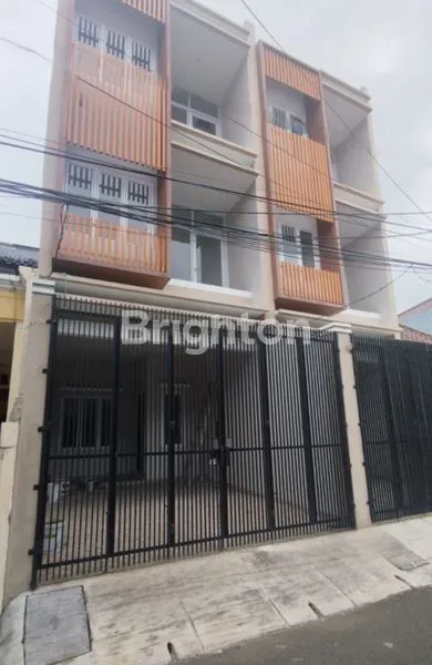 image RUMAH BARU TOMANG DEKAT MALL CP JALAN LEBAR LOKASI STRATEGIS JAKARTA BARAT (1)