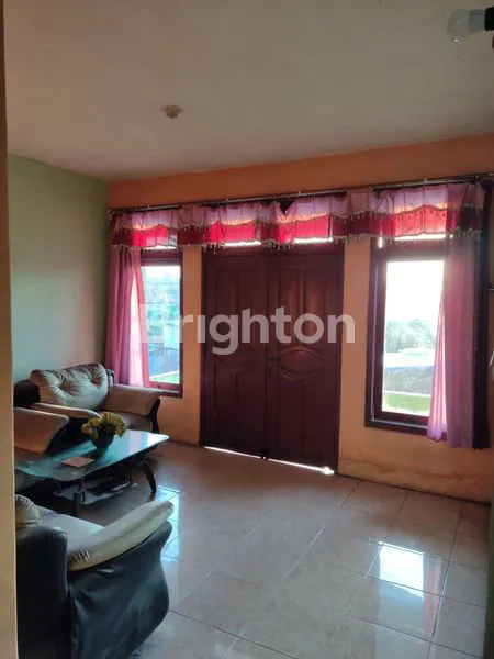 image RUMAH LOKASI STRATEGIS BISA DI BUAT USAHA (3)