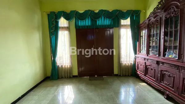 image RUMAH LOKASI STRATEGIS BISA DI BUAT USAHA (4)