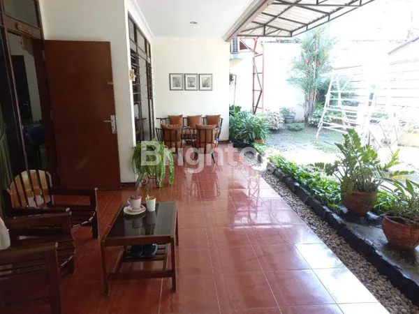 image RUMAH MEWAH SIAP HUNI DI GAYUNGSARI DEKAT SMP AL HIKMAH (5)