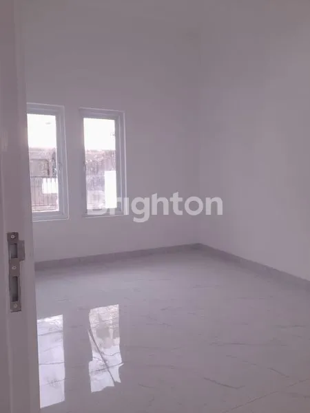 image RUMAH SIAP HUNI DI JANUR KUNING, DI KELAPA GADING  – LOKASI STRATEGIS & BEBAS BANJIR. (7)