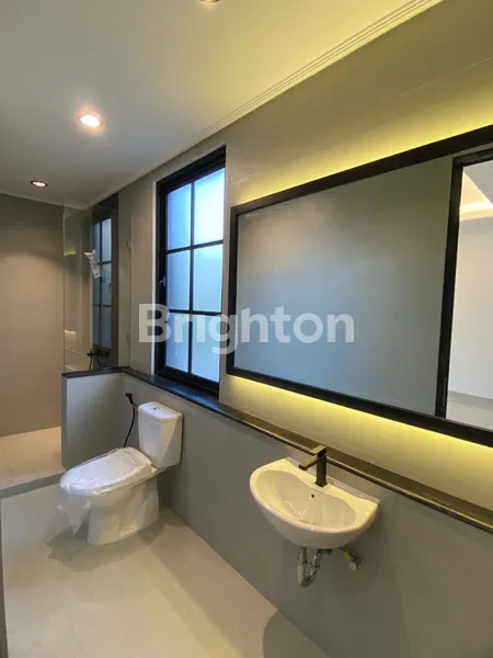 image RUMAH RUNGKUT ASRI MODERN STYLE, BANGUNAN SIAP HUNI, TINGGAL BAWA KOPER, LOKASI STRATEGIS DEKAT PUSAT PERBELANJAAN DAN PERKANTORAN (3)