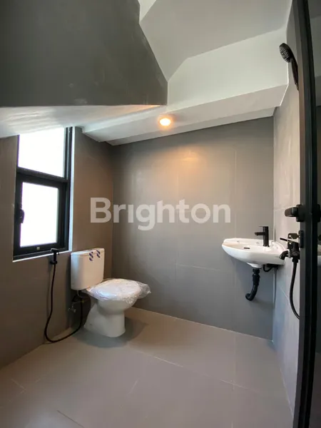 image RUMAH SCANDINAVIAN STYLE, BARU GRESS, BANGUNAN BAGUS, DI BABATAN PANTAI, KENJERAN SURABAYA, HOOK, BONUS ROOFTOP GARDEN, ROW JALAN 3 MOBIL (5)