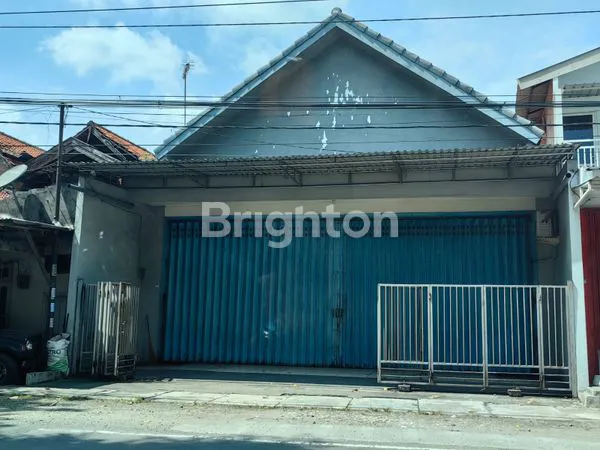 RUMAH & GUDANG SIAP HUNI DI PINGGIR JALAN RAYA TEMBELANG JOMBANG