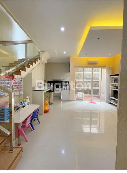 image MULYOSARI MINIMALIS SIAP HUNI 2LANTAI BAGUS,INTERIOR KEREN (4)