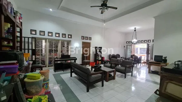 image RUMAH MEWAH 6KT DI PURWOSARI SOLO, LOKASI PREMIUM PUSAT KOTA (4)