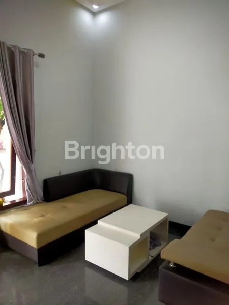 image RUMAH CLUSTER 2 LANTAI FULLY FURNISHED TENGAH KOTA SOLO DENGAN  CARPORT 2 MOBIL (4)