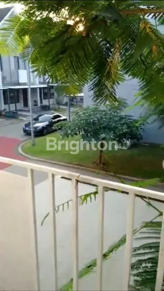 image RUMAH 3 LANTAI SPLIT LEVEL DI MYZA BSD, TANGERANG  (2)