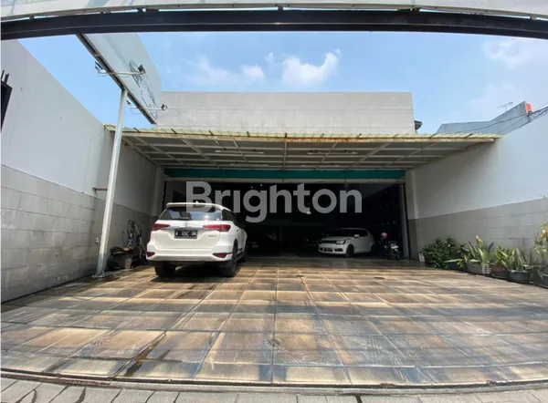 image RUKO EKSKLUSIF BEKAS SHOWROOM MOBIL DI IMAM BONJOL, KARAWACI (1)