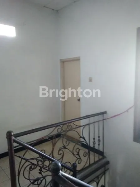 image RUMAH 2 LANTAI NOL JALAN RAYA MENUJU SURAMADU, STRATEGIS SELANGKAH KE KENJERAN DEKAT KAPAS KRAMPUNG MERR (2)