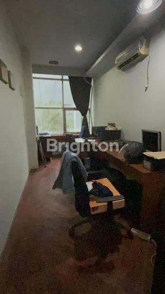 SANGAT MURAH SEKALI RUKO 4 LANTAI DALAM KOMPLEK  DAERAH MENTENG