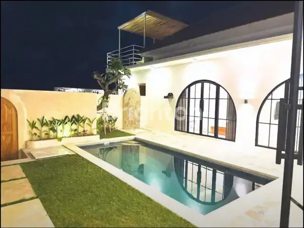 image BRAND NEW VILLA FULLY FURNISH LOCATED IN PADONAN NEAR CANGGU (1)