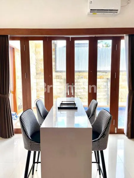image VILLA 2 LANTAI DENGAN FULLY FURNISH DI TUMBAK BAYUH DEKAT CANGGU DAN PERERENAN (2)