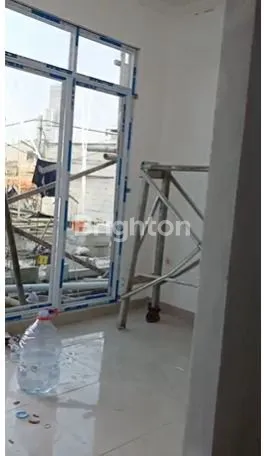 image RUMAH BANGUNAN BARU MINIMALIS 2 LANTAI   HUNIAN SANGAT MURAH  DI TENGAH KOTA JAKARTA LOKASI DI UTAN KAYU (7)
