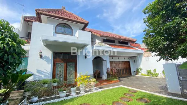 RUMAH BESAR DI PENGADEGAN JAKARTA SELATAN BAGUS DAN LUAS