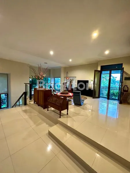 image HARGA TURUN! RUMAH MEWAH HOEK 395 M² BLOSSOMVILLE THE GREEN BSD (5)