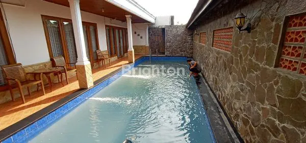 image RUMAH MEWAH SIAP HUNI DI PUPUK UTARA V, LT 400M² (2)