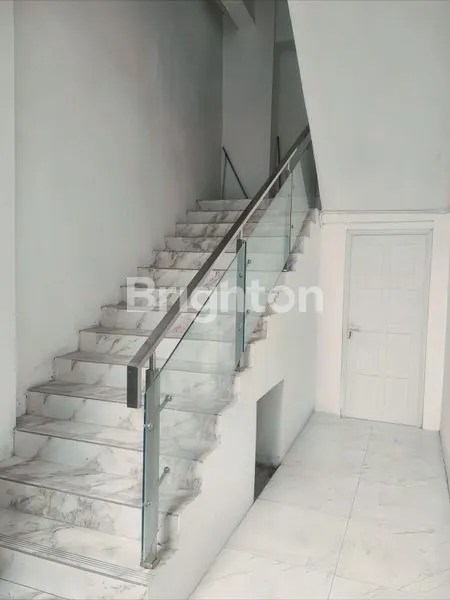 image GEDUNG 3 LANTAI + ROOFTOP LOKASI STRATEGIS MENTENG DALAM TEBET JAKSEL (7)