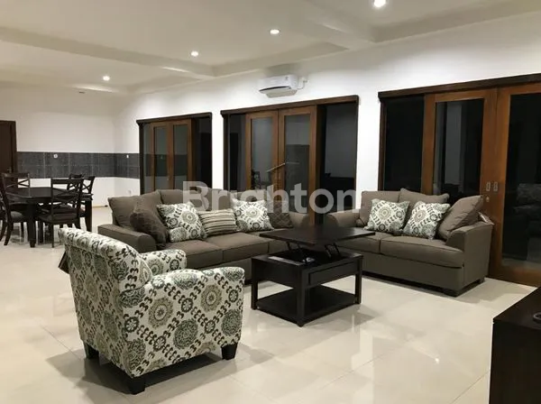 image RUMAH MEWAH MINIMALIS ASRI, TAMAN TELAGA GOLF, BSD TANGERANG (2)