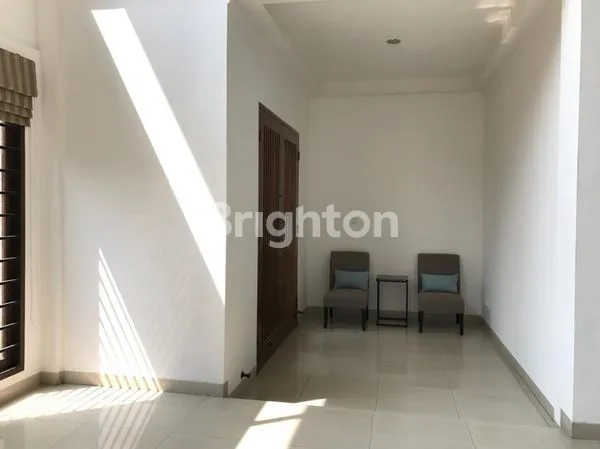 image RUMAH MEWAH MINIMALIS ASRI, TAMAN TELAGA GOLF, BSD TANGERANG (5)