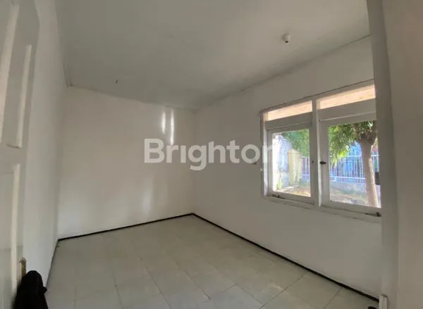 image RUMAH HITUNG TANAH MURAH KOMERSIAL AREA GAYUNGSARI JALANAN RAMAI (5)