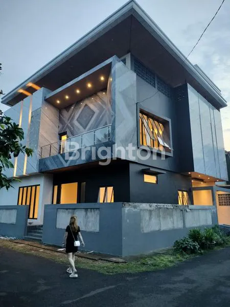 RUMAH MEWAH GRAHA BINTARO