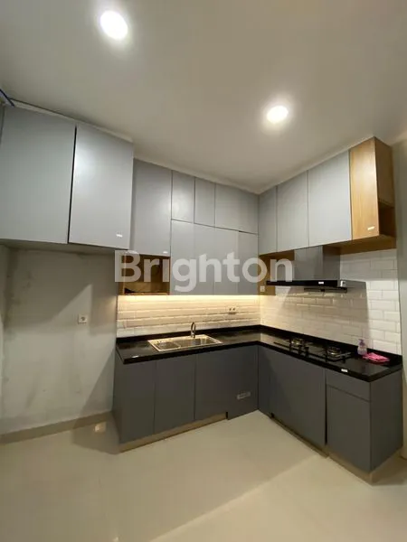 image RUMAH 3 LANTAI CLUSTER THE HEIGHT SERPONG SEMU FURNISHED SIAP HUNI (3)