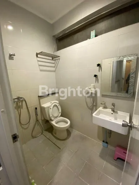 image RUMAH 3 LANTAI CLUSTER THE HEIGHT SERPONG SEMU FURNISHED SIAP HUNI (8)