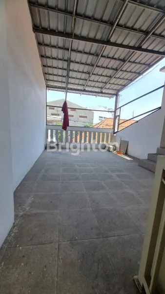 image RUMAH DI PETEMON SUDAH RENOVASI TOTAL (4)