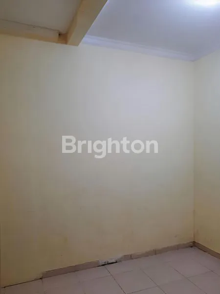 image RUMAH 1,5 LANTAI SIAP HUNI DI PURIMAS DEKAT UPN MERR TOL DAN BANDARA  (7)