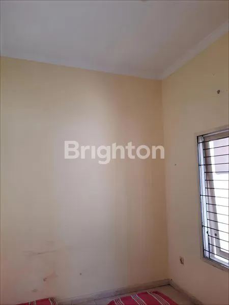 image RUMAH 1,5 LANTAI SIAP HUNI DI PURIMAS DEKAT UPN MERR TOL DAN BANDARA  (4)