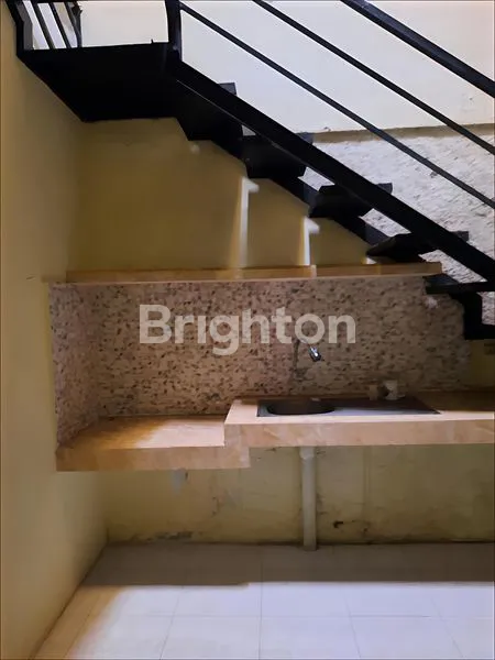 image RUMAH 1,5 LANTAI SIAP HUNI DI PURIMAS DEKAT UPN MERR TOL DAN BANDARA  (5)