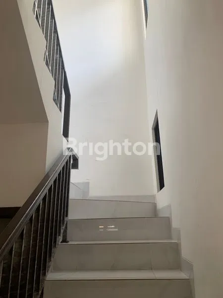 image  RUMAH ALLURA SUVARNA SUTERA (4)