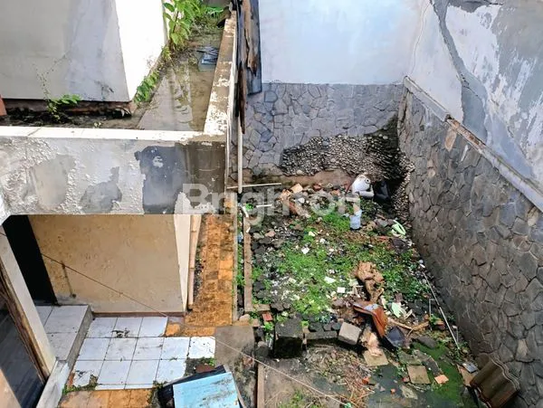 image RUMAH LUAS SUPER STRATEGIS PINGGIR JALAN RAMAI COCOK UNTUK USAHA KOMERSIAL & KOS-KOSAN, HOTEL, RESTORAN, COFFEE & USAHA LAINNYA DI GROGOL JAKARTA BARAT. (4)