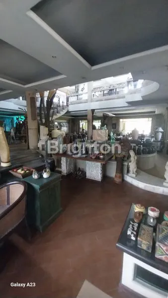 image GEDUNG SENI DENGAN PEMANDANGAN LAUT (2)