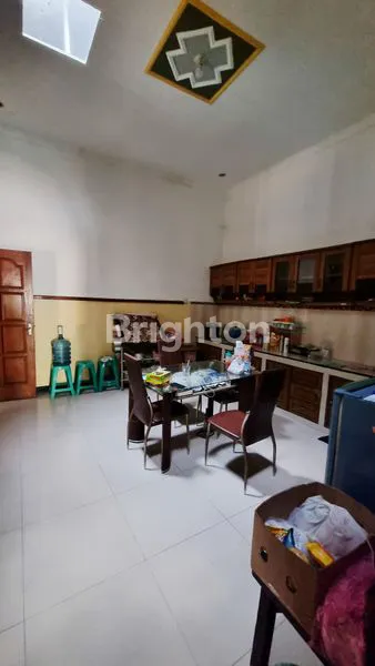 image RUMAH MEWAH DI SUMBER (4)