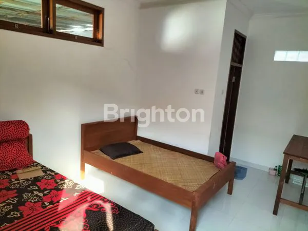 image DISEWAKAN RUMAH KONDISI BARU PARKIR LUAS (4)