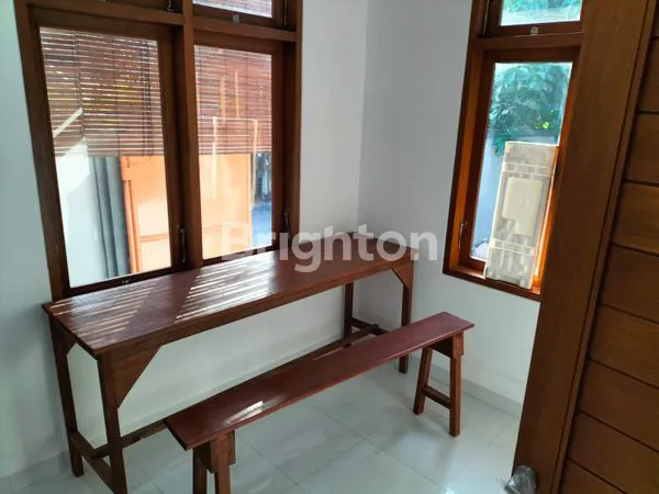 image DISEWAKAN RUMAH KONDISI BARU PARKIR LUAS (7)