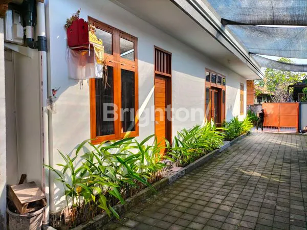 image DISEWAKAN RUMAH KONDISI BARU PARKIR LUAS (2)