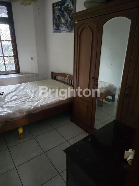 image RUMAH BESAR 2 LANTAI DI TENGAH KOTA (7)