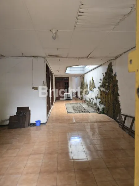 image RUMAH BESAR 2 LANTAI DI TENGAH KOTA (4)